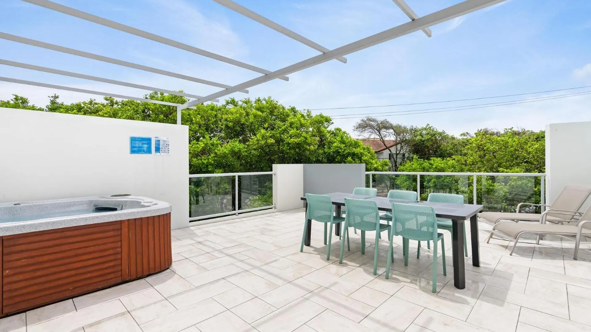 Belle Escapes 3 Bedroom Villa With Private Rooftop Spa Coolum Beach